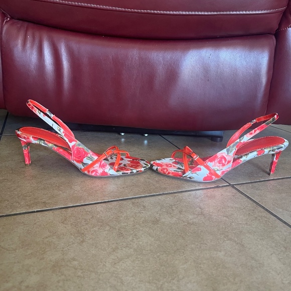 Marc Fisher Red Roses Feren 2 Sandals SZS VARIOUS - Picture 2 of 15